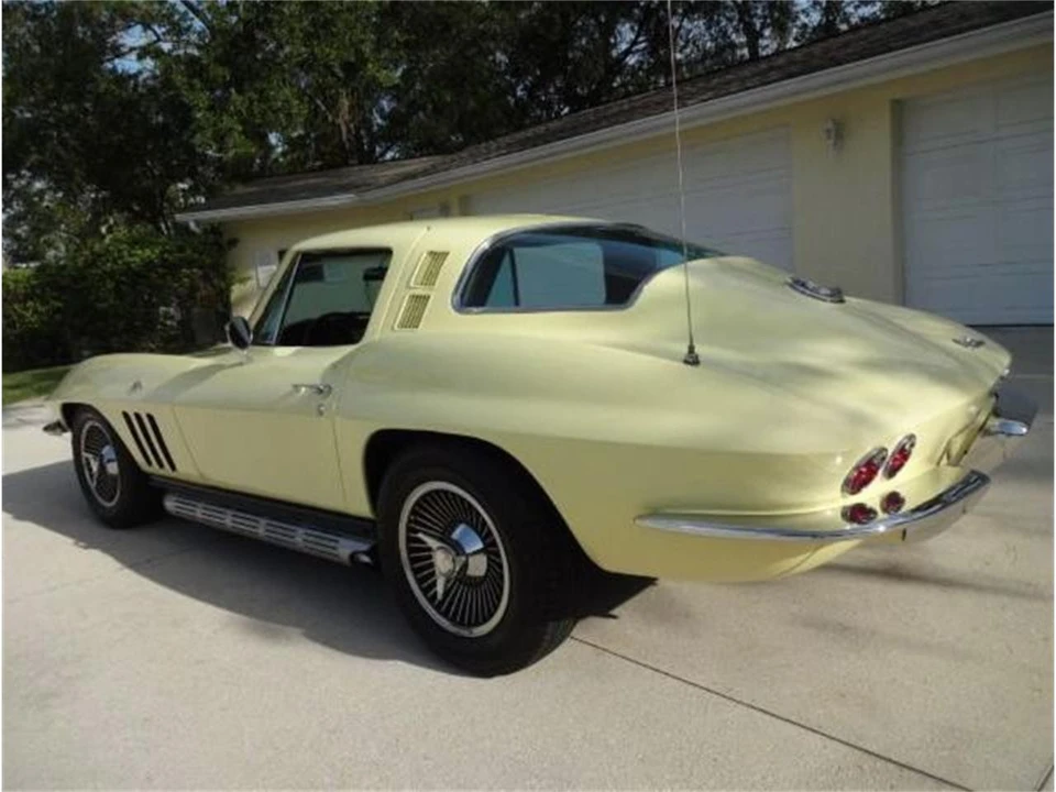 1965 Chevrolet Corvette C2 - Image 4 of 31