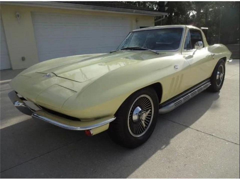 1965 Chevrolet Corvette C2 - Image 19 of 31
