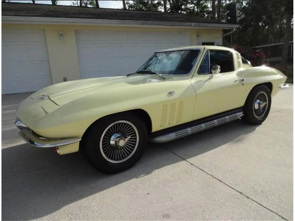 1965 Chevrolet Corvette C2 - Image 22 of 31