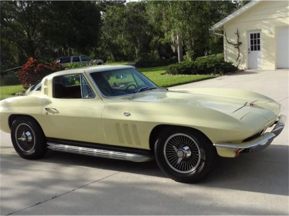 1965 Chevrolet Corvette C2 - Image 17 of 31