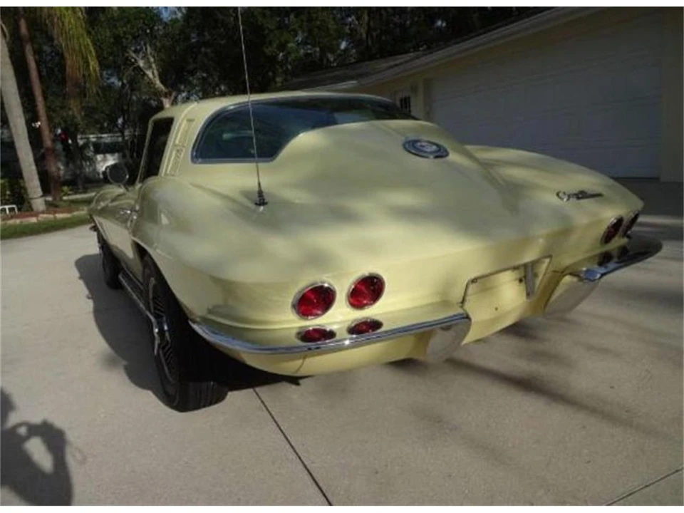 1965 Chevrolet Corvette C2 - Image 8 of 31