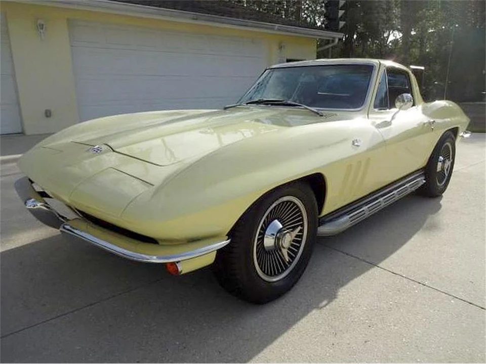 1965 Chevrolet Corvette C2 - Image 2 of 31