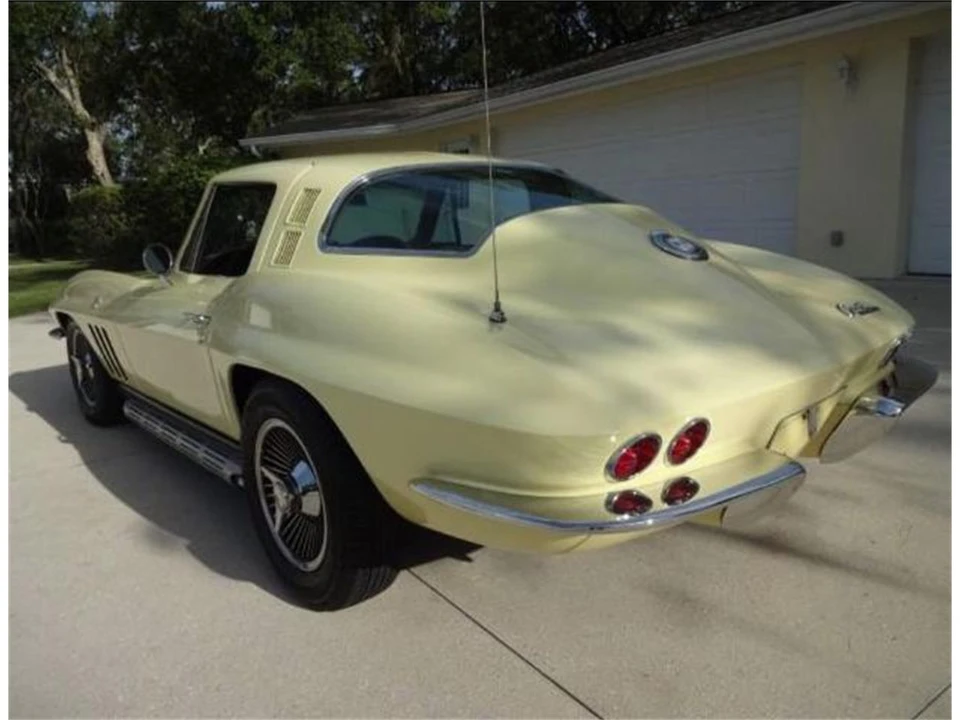 1965 Chevrolet Corvette C2 - Image 24 of 31