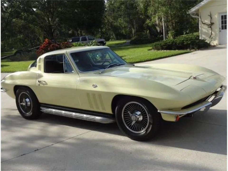 1965 Chevrolet Corvette C2 - Image 3 of 31