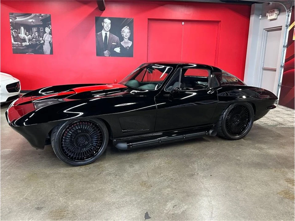 1965 Chevrolet Corvette C2 - Image 25 of 31