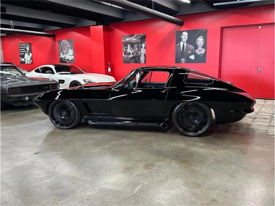 1965 Chevrolet Corvette C2 - Image 21 of 31