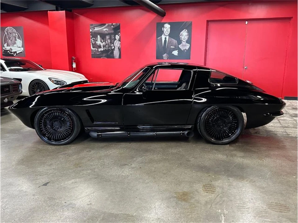 1965 Chevrolet Corvette C2 - Image 23 of 31