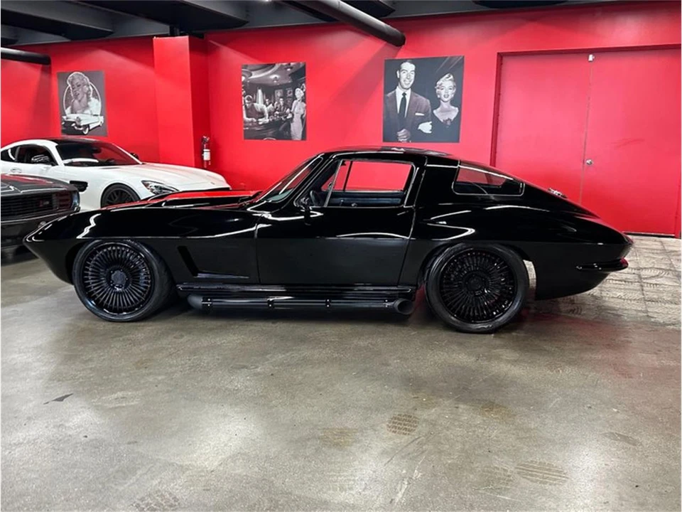 1965 Chevrolet Corvette C2 - Image 22 of 31