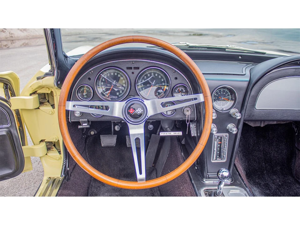1965 Chevrolet Corvette C2 - Image 11 of 30