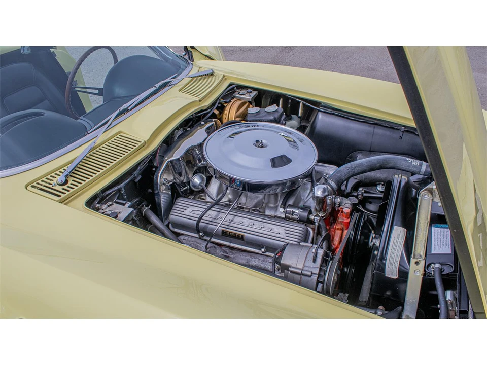 1965 Chevrolet Corvette C2 - Image 15 of 30