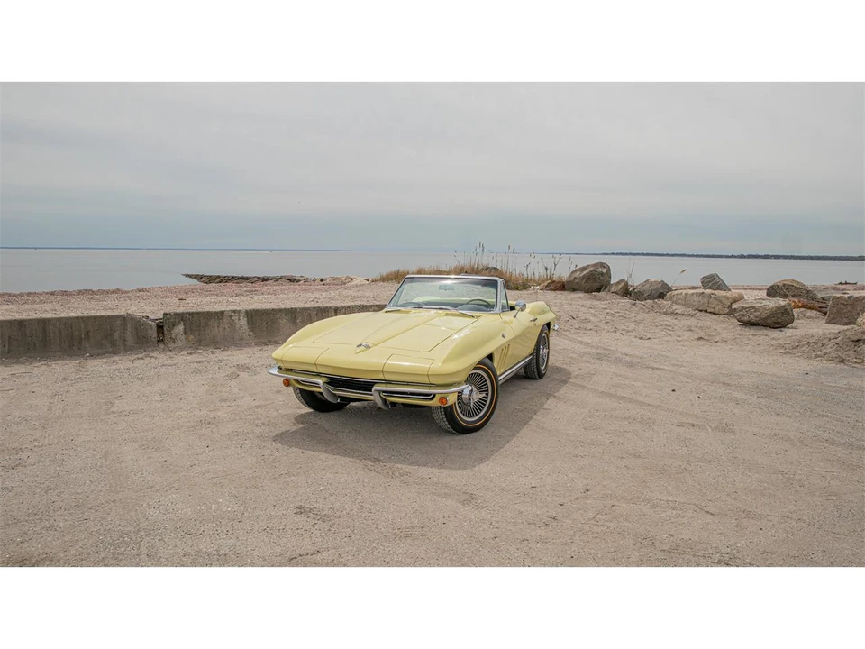 1965 Chevrolet Corvette C2 - Image 18 of 30