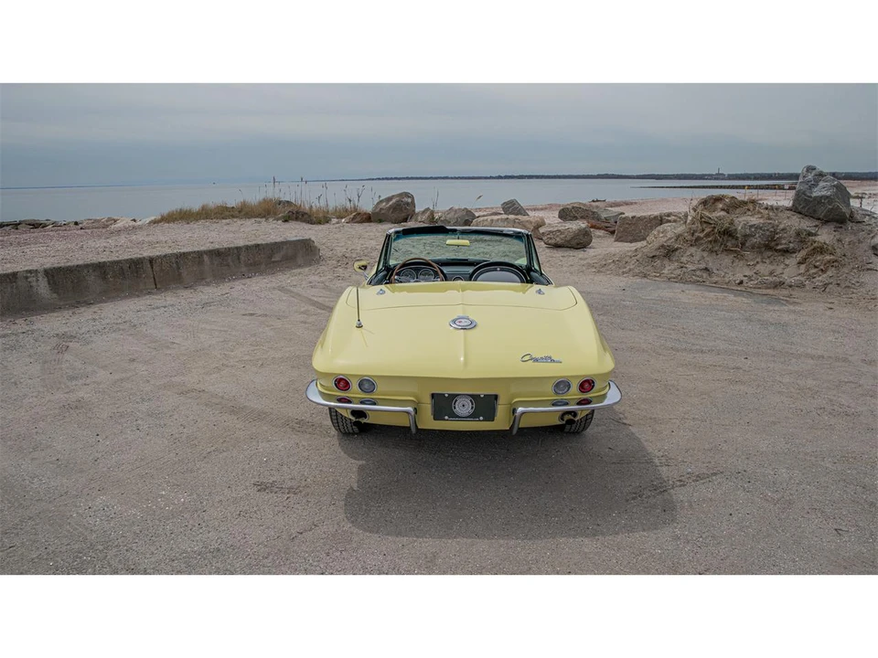 1965 Chevrolet Corvette C2 - Image 19 of 30