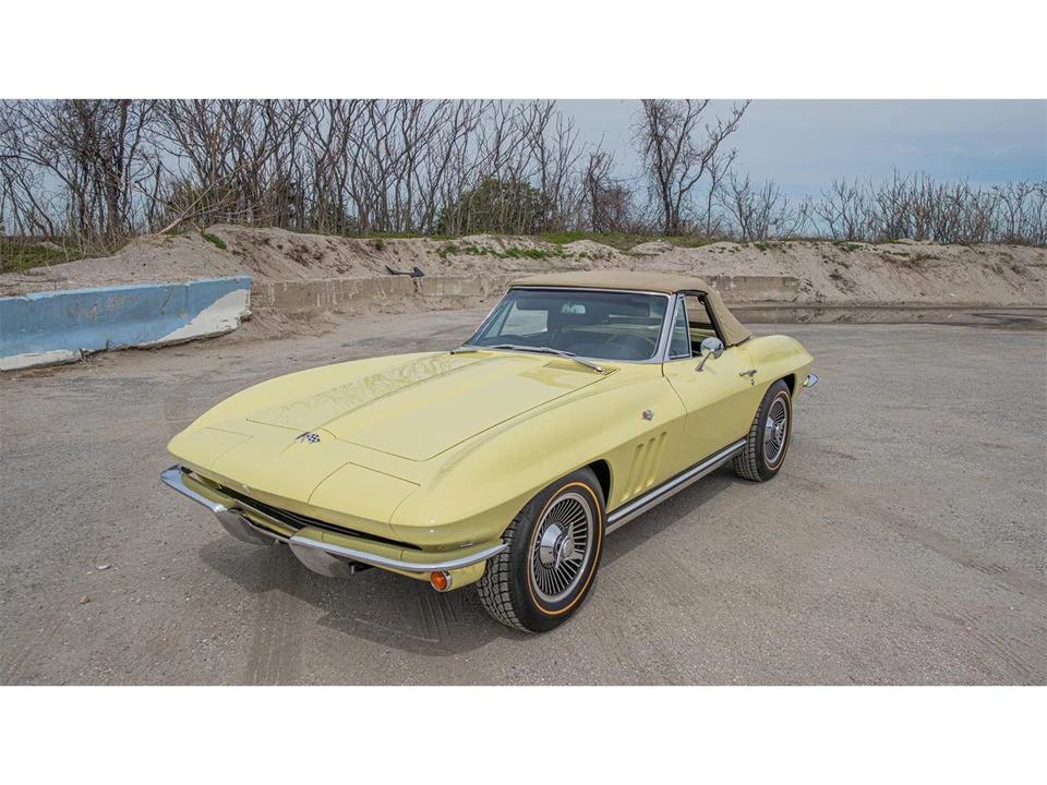 1965 Chevrolet Corvette C2 - Image 25 of 30