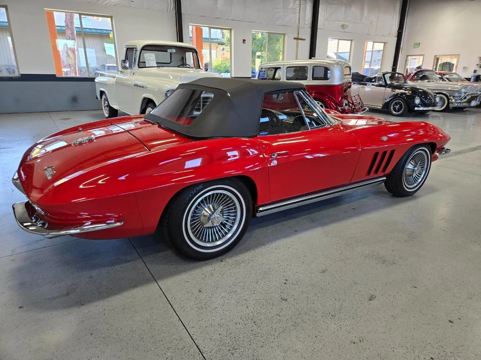 1965 Chevrolet Corvette C2 - Image 8 of 23