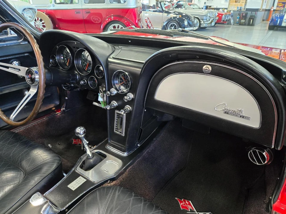 1965 Chevrolet Corvette C2 - Image 18 of 23