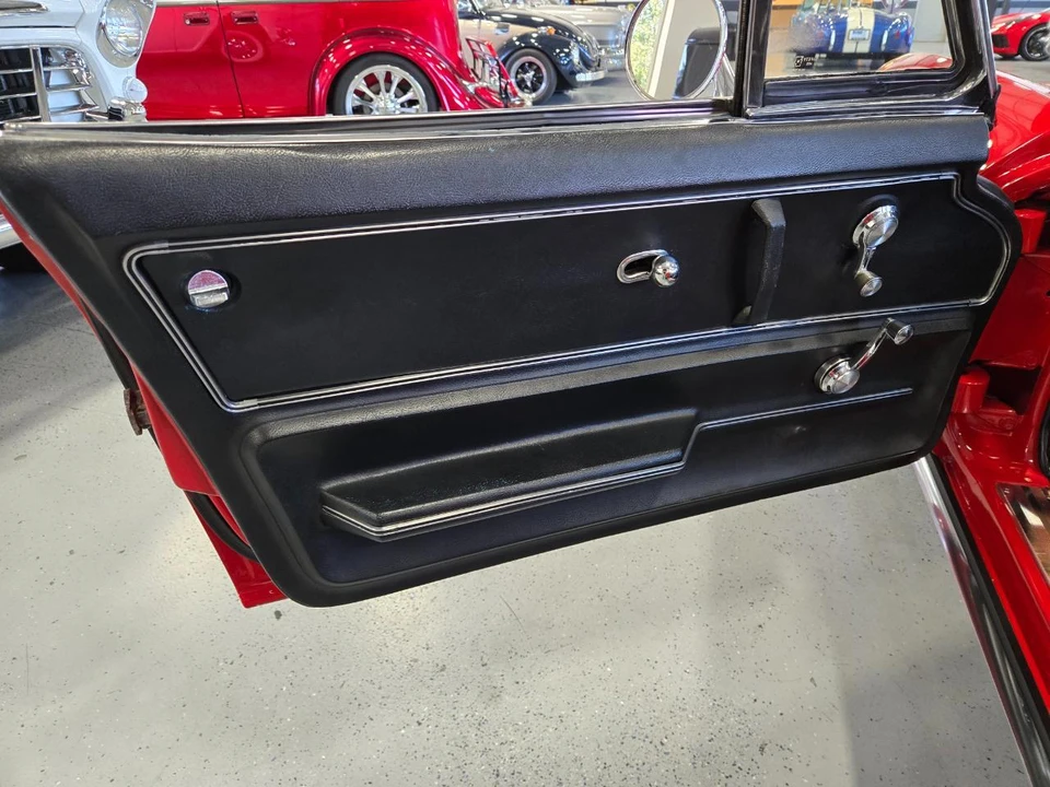 1965 Chevrolet Corvette C2 - Image 17 of 23