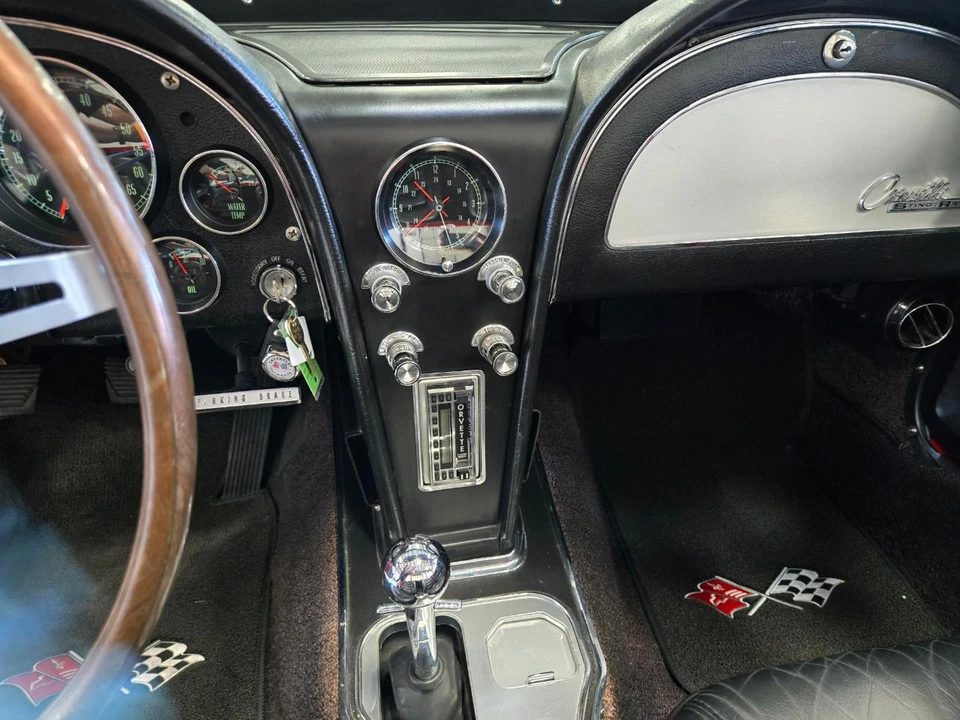 1965 Chevrolet Corvette C2 - Image 15 of 23