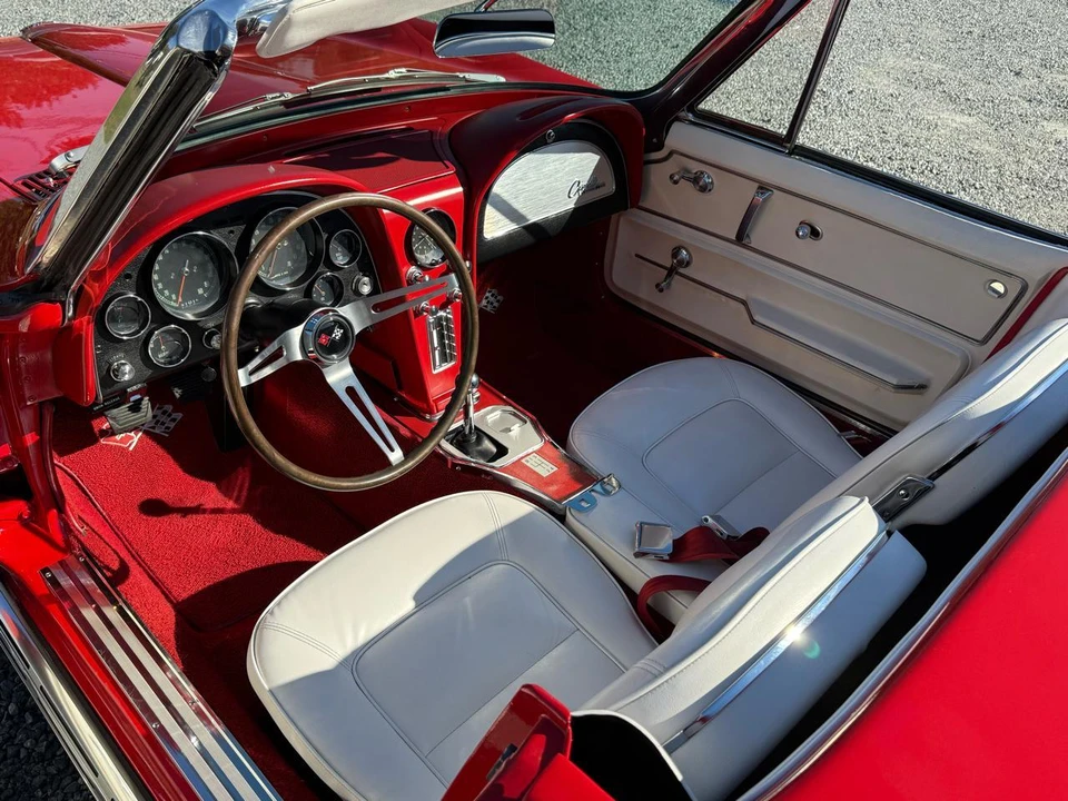 1965 Chevrolet Corvette C2 - Image 21 of 31