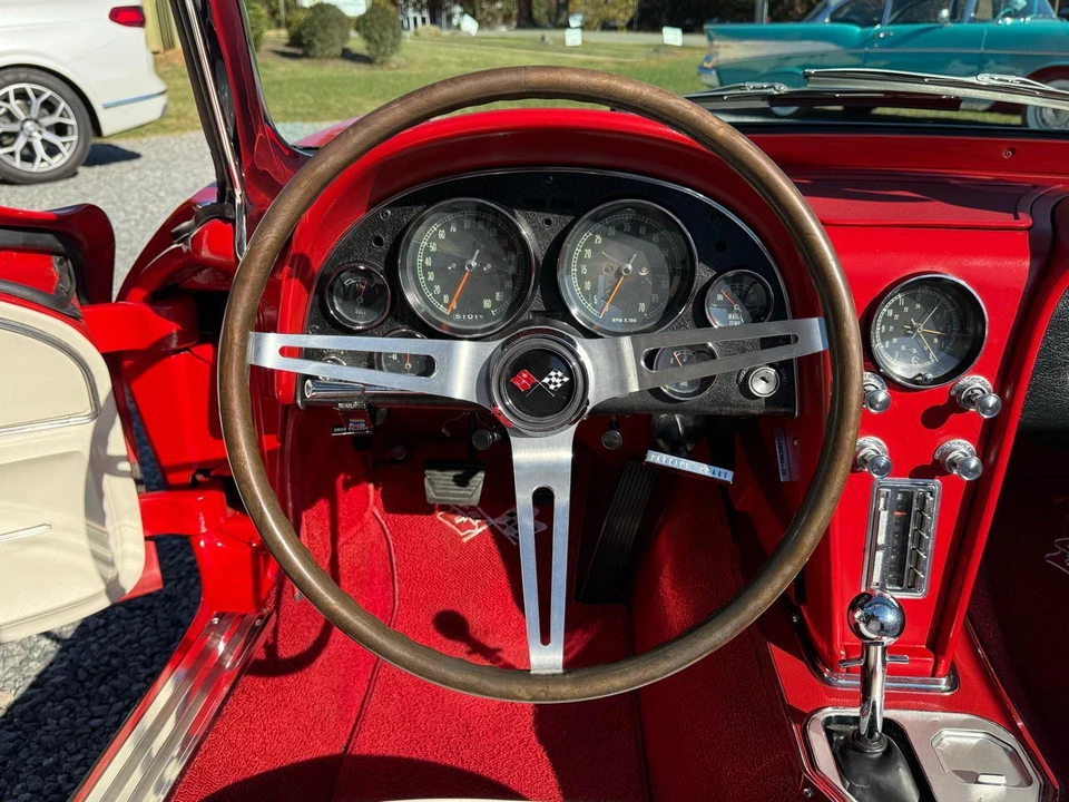 1965 Chevrolet Corvette C2 - Image 22 of 31
