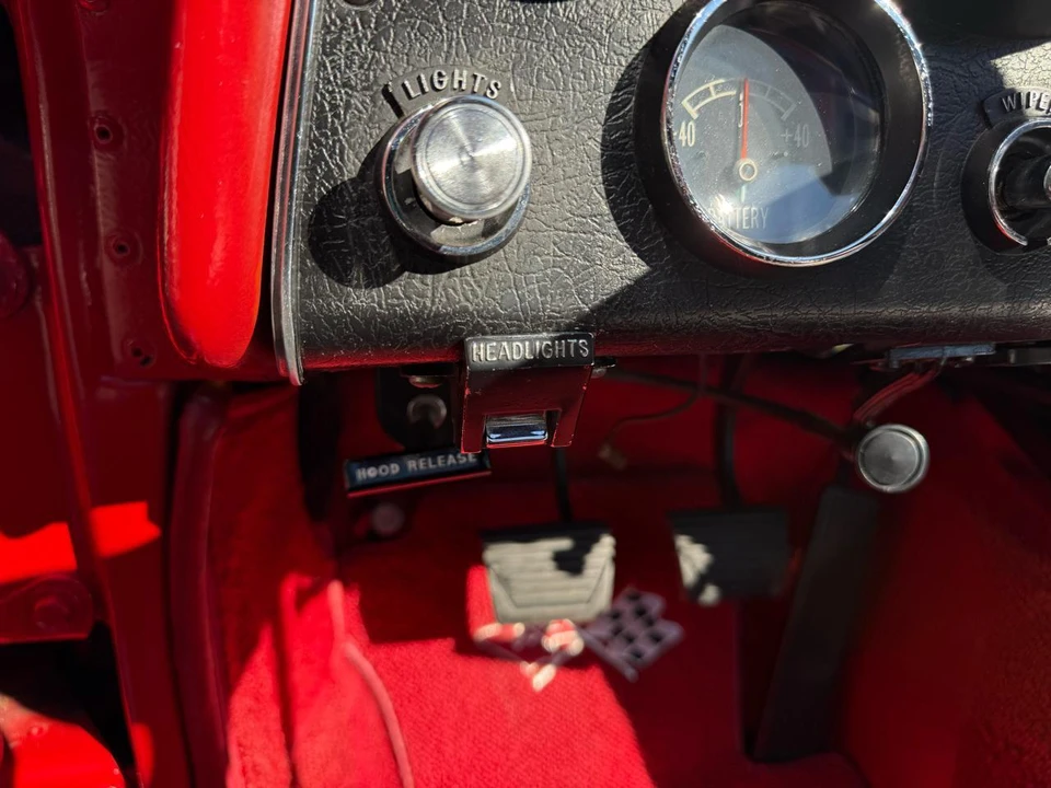 1965 Chevrolet Corvette C2 - Image 26 of 31