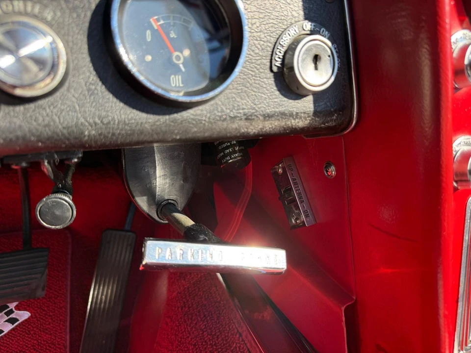 1965 Chevrolet Corvette C2 - Image 27 of 31