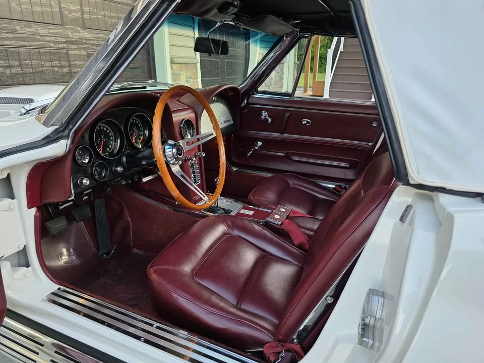 1965 Chevrolet Corvette C2 - Image 10 of 20
