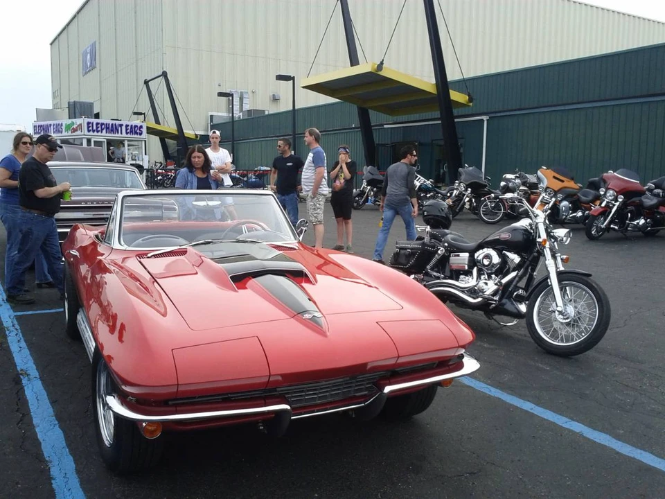 1965 Chevrolet Corvette C2 - Image 19 of 20