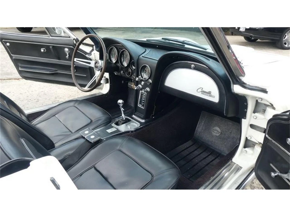 1965 Chevrolet Corvette C2 - Image 11 of 14