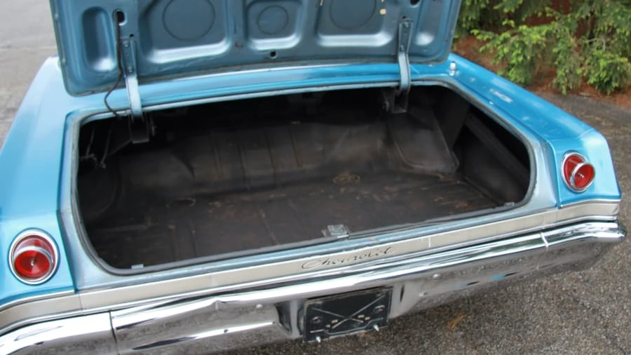 1965 Chevrolet Impala 4th Gen - Image 9 of 10