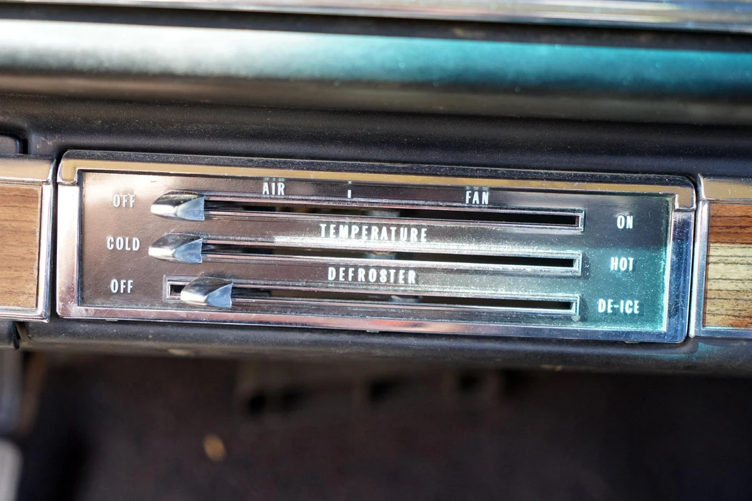 1965 Chevrolet Impala 4th Gen - Image 26 of 31