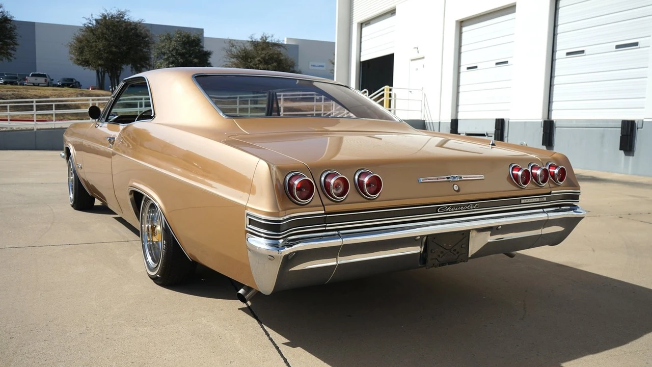 1965 Chevrolet Impala 4th Gen - Image 11 of 12