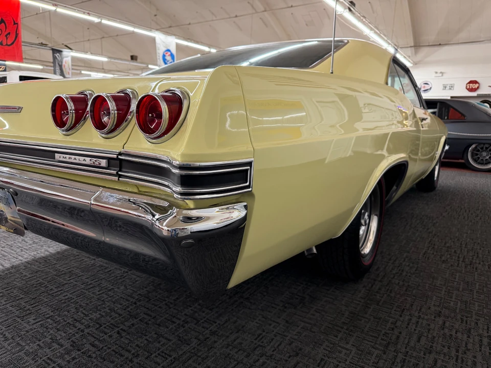 1965 Chevrolet Impala SS 4th Gen - Image 25 of 31