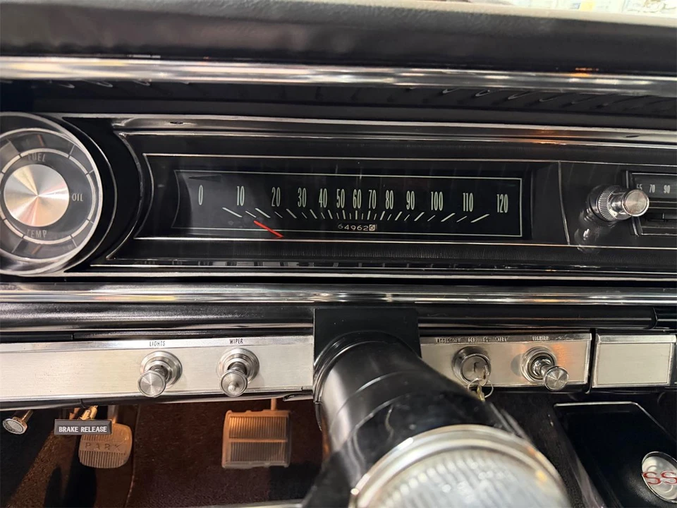 1965 Chevrolet Impala SS 4th Gen - Image 28 of 31