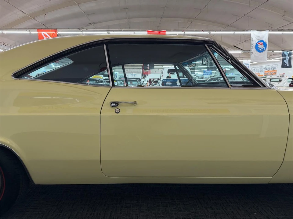 1965 Chevrolet Impala SS 4th Gen - Image 22 of 31