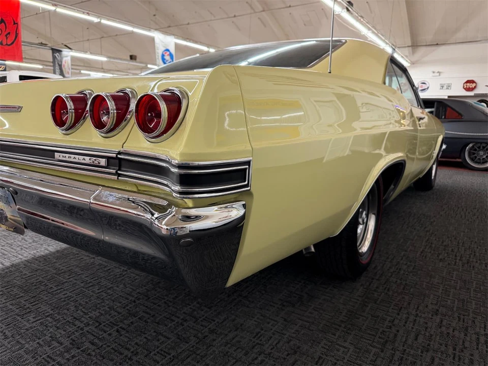 1965 Chevrolet Impala SS 4th Gen - Image 24 of 31