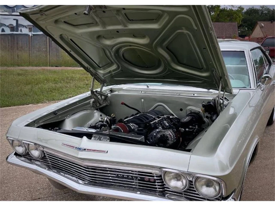 1965 Chevrolet Impala SS 4th Gen - Image 9 of 16