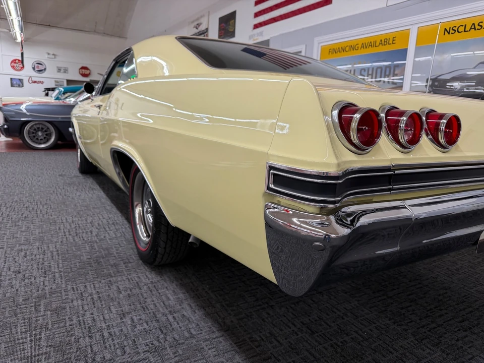 1965 Chevrolet Impala SS 4th Gen - Image 19 of 31