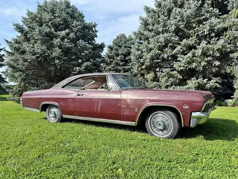 1965 Chevrolet Impala SS Sedan 4D