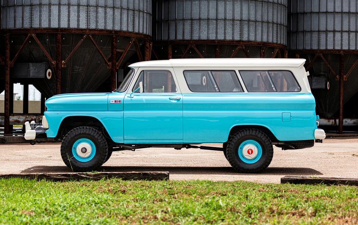 1965 Chevrolet Suburban 5th Gen - Image 6 of 13