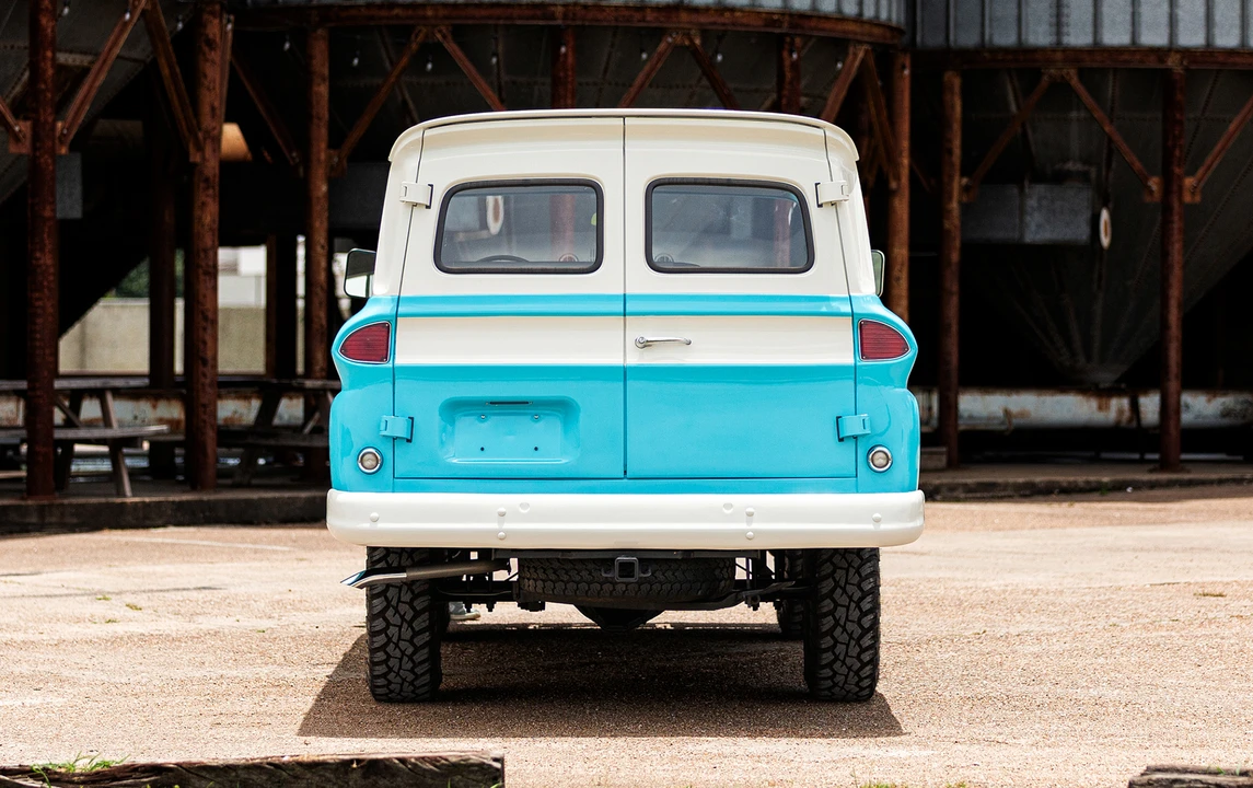 1965 Chevrolet Suburban 5th Gen - Image 4 of 13