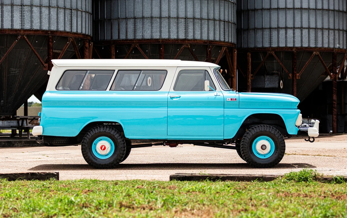 1965 Chevrolet Suburban 5th Gen - Image 2 of 13