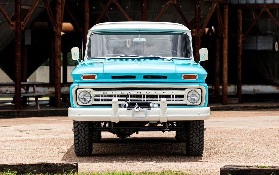1965 Chevrolet Suburban 5th Gen - Image 8 of 13
