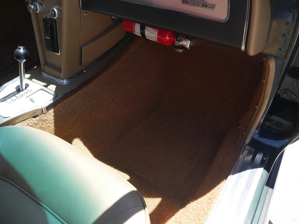 1965 Chevrolet Corvette C2 - Image 24 of 31