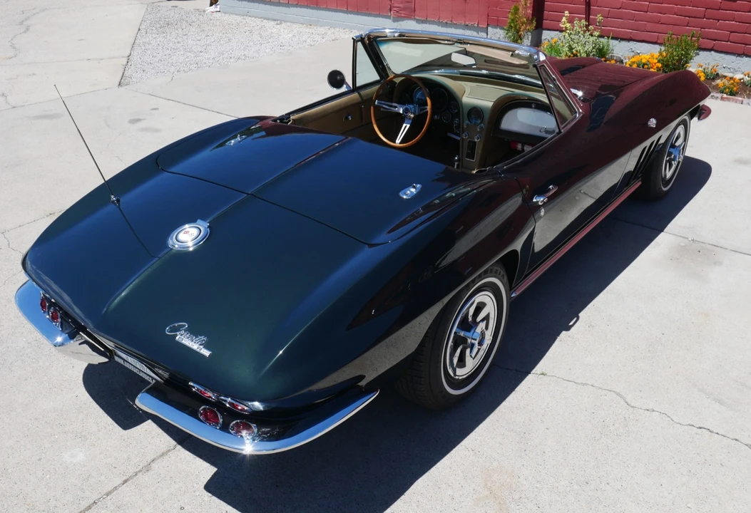 1965 Chevrolet Corvette C2 - Image 10 of 31