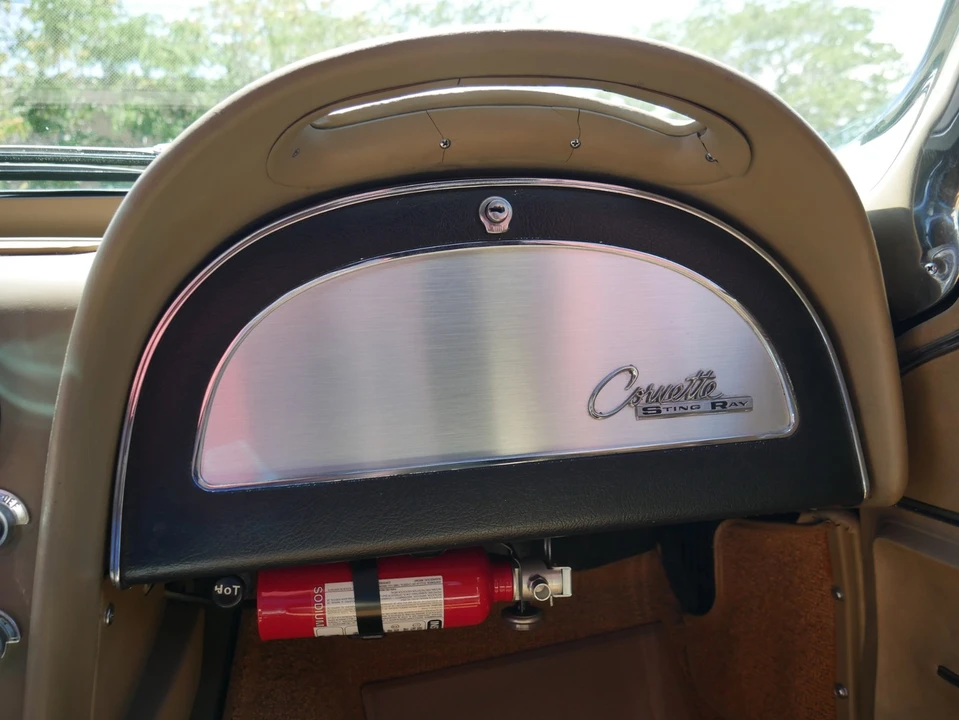 1965 Chevrolet Corvette C2 - Image 28 of 31