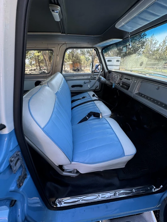 1965 Chevrolet Suburban 5th Gen - Image 26 of 31