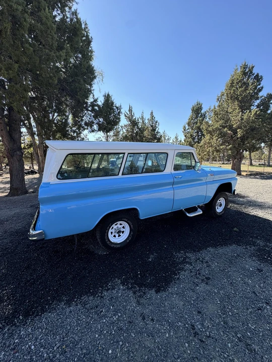 1965 Chevrolet Suburban 5th Gen - Image 8 of 31