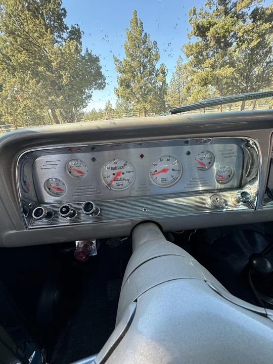 1965 Chevrolet Suburban 5th Gen - Image 23 of 31