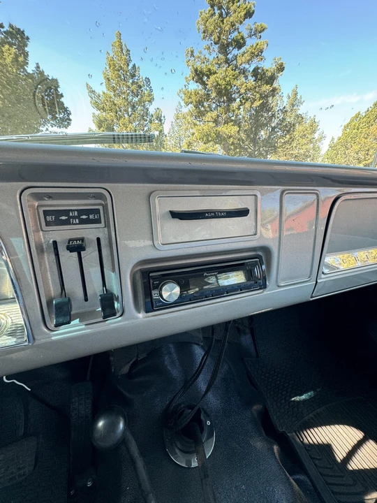 1965 Chevrolet Suburban 5th Gen - Image 25 of 31