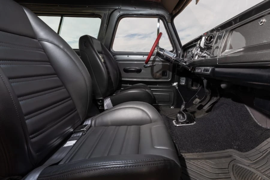 1965 Chevrolet Suburban 5th Gen - Image 28 of 31